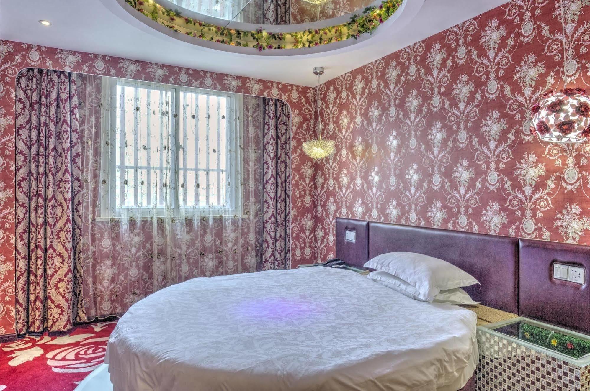 Milan Fashion Hotel Deqing Exterior photo