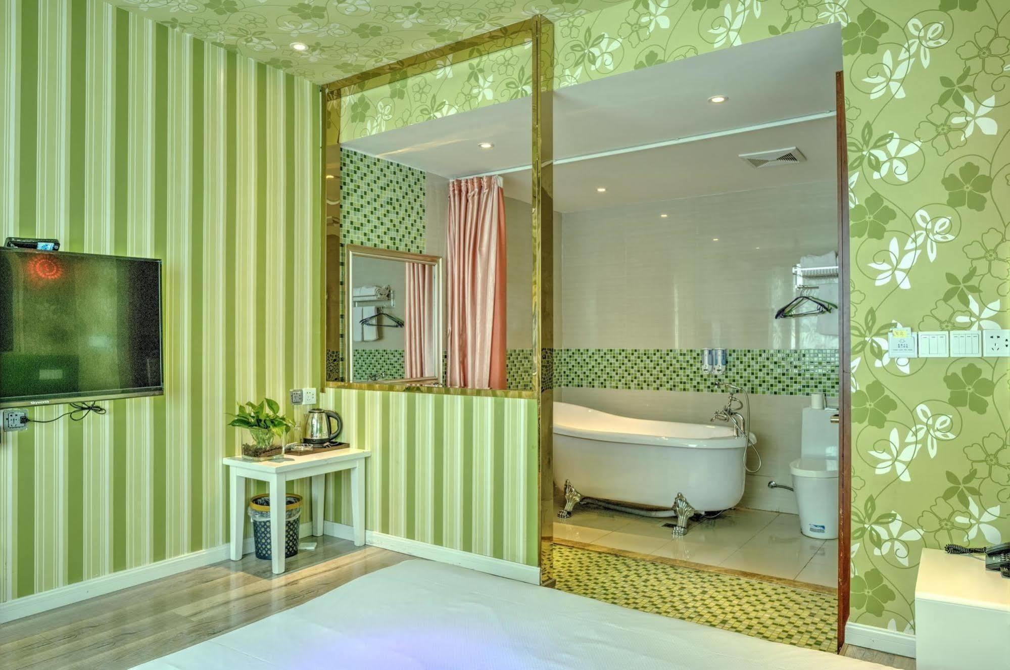 Milan Fashion Hotel Deqing Exterior photo