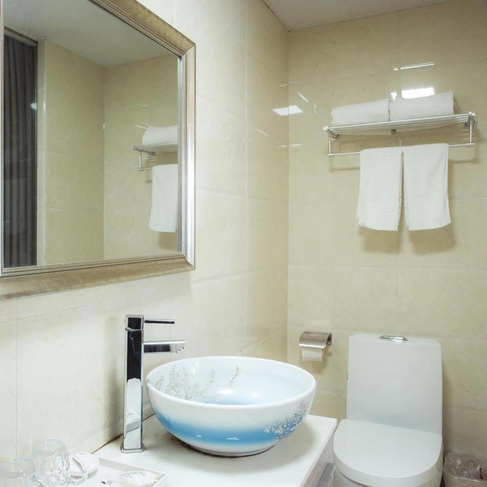 Milan Fashion Hotel Deqing Exterior photo