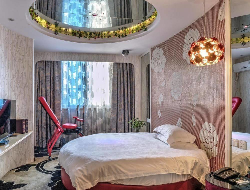 Milan Fashion Hotel Deqing Exterior photo