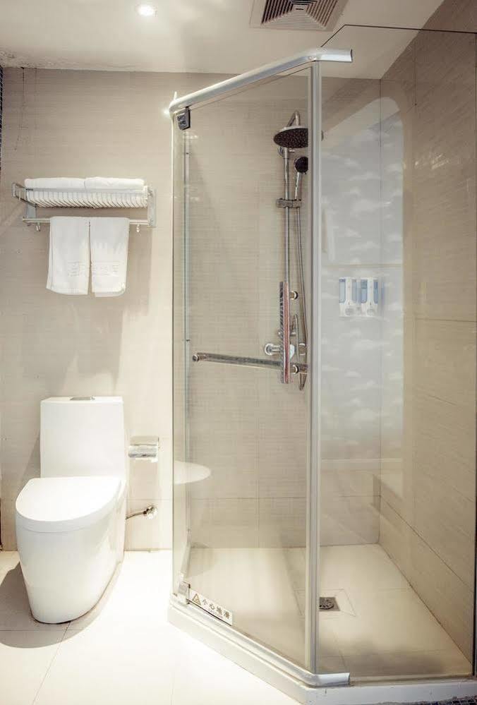 Milan Fashion Hotel Deqing Exterior photo